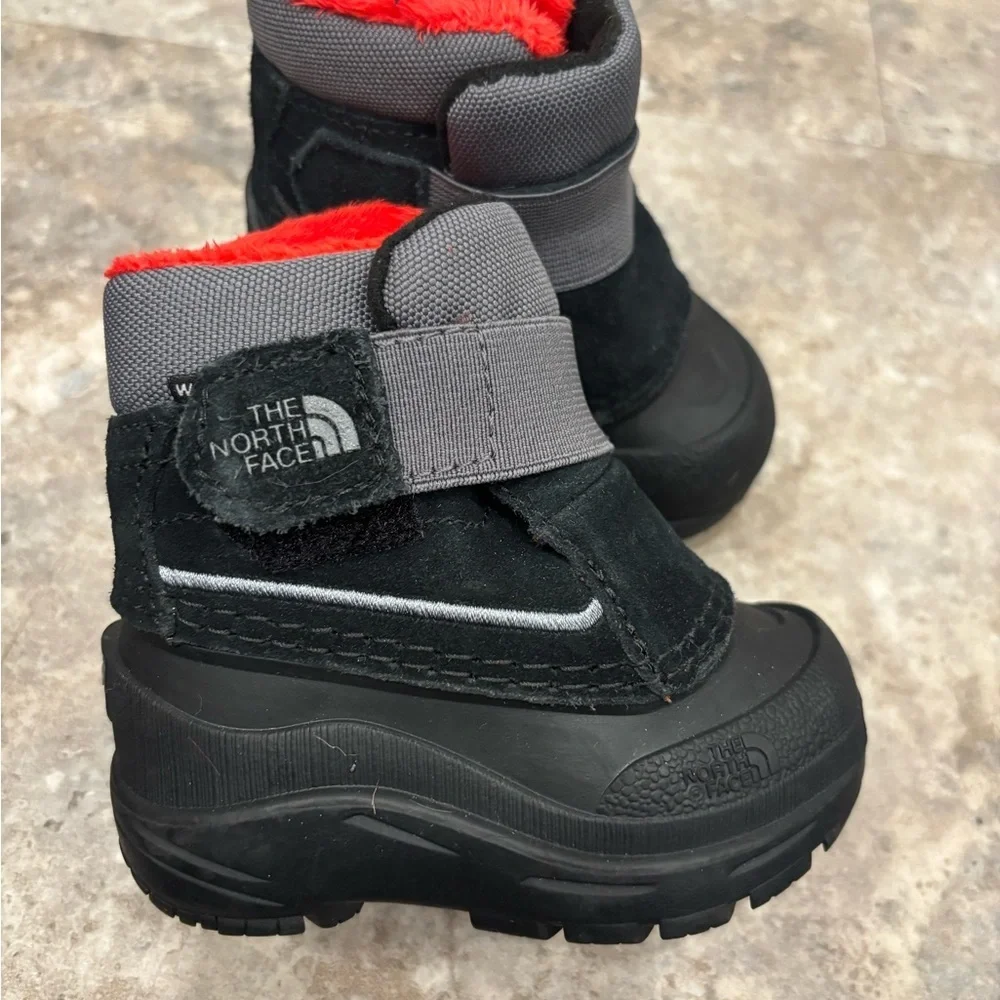 Toddler Alpenglow II Boots Size 4 Black, Grey & Red Faux Lining